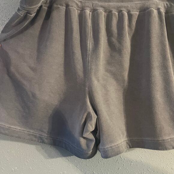 Lane Bryant Womens Grey 18/20 Spandex Blend Workout Shorts Athleisure Gym Casual - Picture 2 of 4